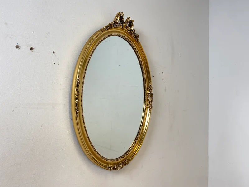 Eleganter großer ovaler Vintage Wandspiegel im antiken Stil mit goldenem Holz Rahmen mit Stuck Dekoration