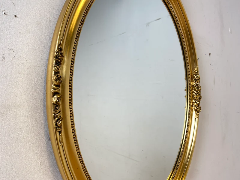 Eleganter großer ovaler Vintage Wandspiegel im antiken Stil mit goldenem Holz Rahmen mit Stuck Dekoration