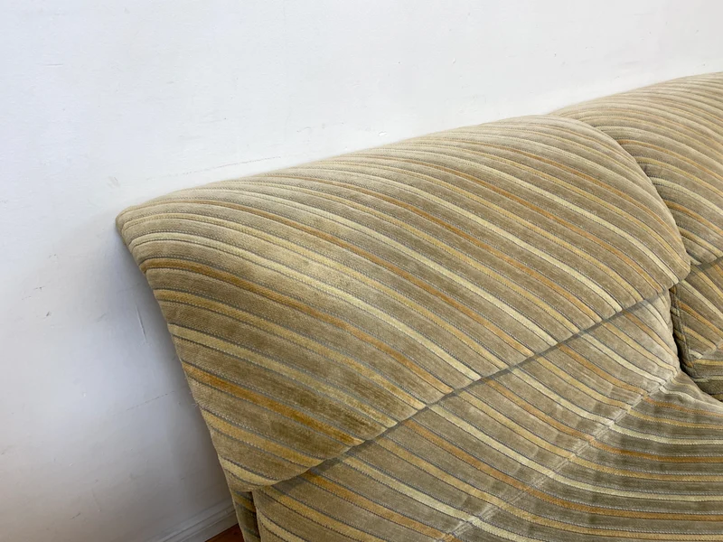 WMK I Ikonisches 70er Jahre Wave Sofa von Giovanni Offredi für Saporiti Italia auf Chrom Gestell und in Originalbezug