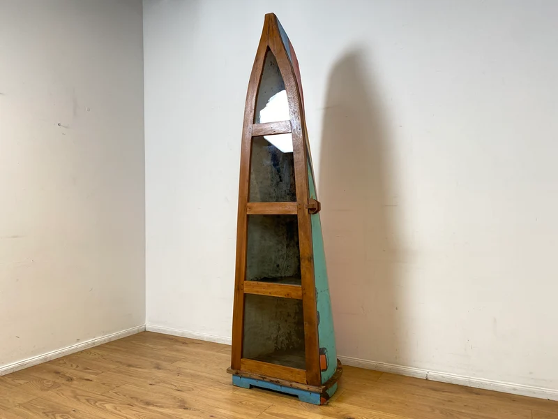 Boatwood by WMK I Einzigartige Vitrine handgefertigt aus altem Fischerboot
