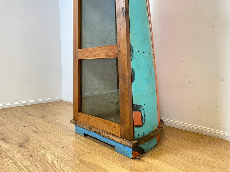Boatwood by WMK I Einzigartige Vitrine handgefertigt aus altem Fischerboot