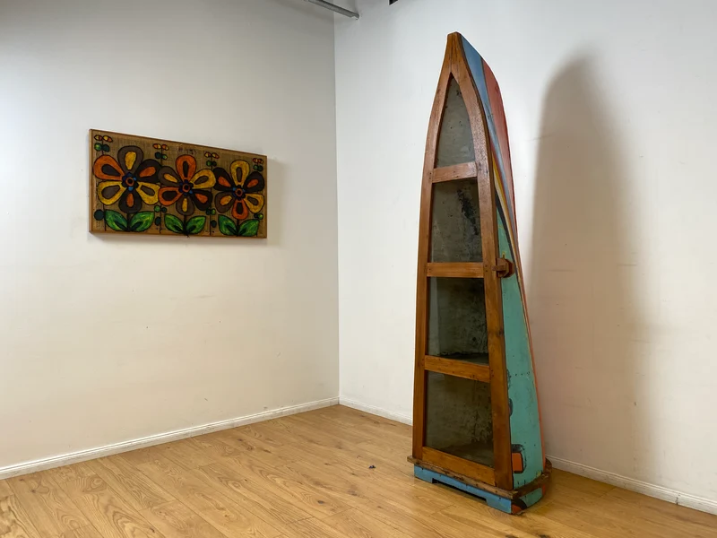 Boatwood by WMK I Einzigartige Vitrine handgefertigt aus altem Fischerboot