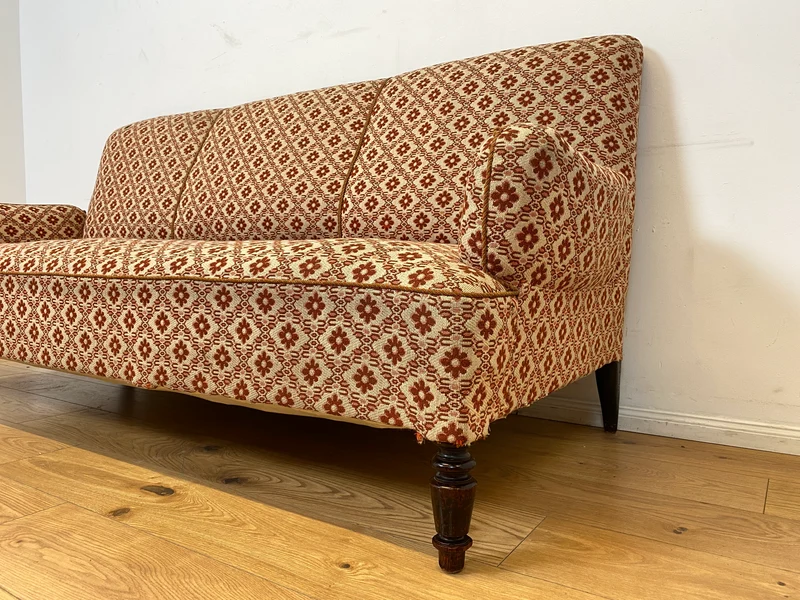 WMK I Besonders schönes und sehr gut erhaltenes antikes Sofa mit grandiosem Bezug und bequemen Federkern, um 1890
