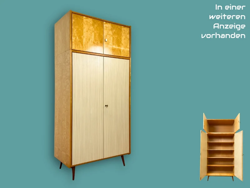 WMK I Formschöner heller Mid-Century Nachttisch mit Schubladen und konischen Füßen