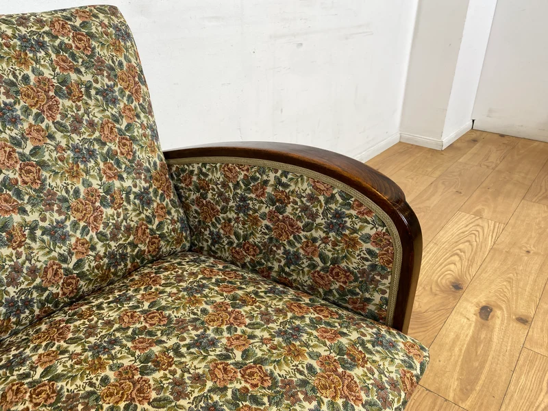 WMK I 1/4 Besonders schöner 30er Jahre Art Deco Sessel mit grandiosem floralem Bezug und Federkern