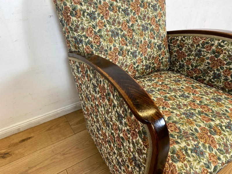 WMK I 1/4 Besonders schöner 30er Jahre Art Deco Sessel mit grandiosem floralem Bezug und Federkern