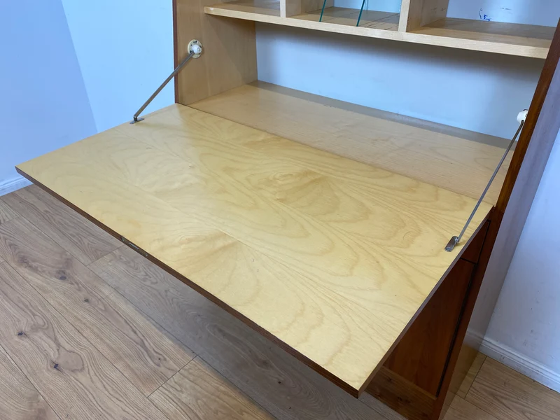 WMK I Stilvoller 70er Jahre Sekretär mit stabiler Schreibklappe und toller Maserung