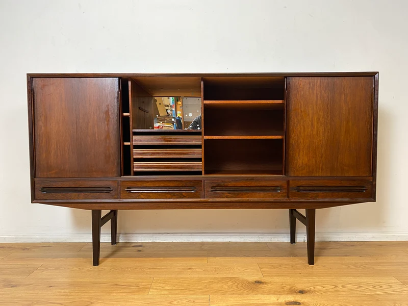 WMK I Hochwertiges skandinavisches Mid-Century Highboard in edlem Palisander mit Schubladen, Schiebetüren & Bar