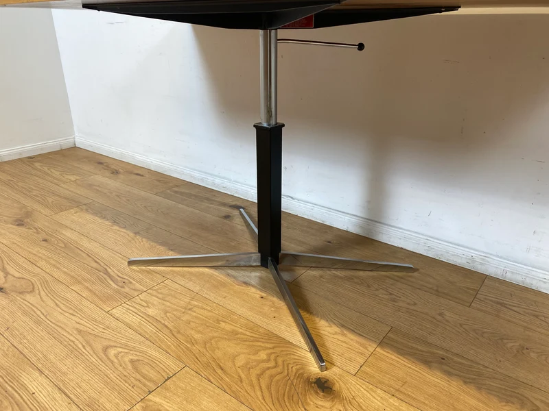 WMK I Stilvoller höhenverstellbarer 70er Jahre Designer Tisch von Wilhelm Renz
