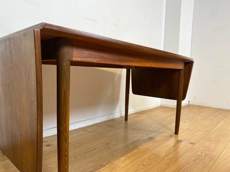 WMK I Eleganter skandinavischer Drop Leaf Esszimmertisch in Nussbaum mit hochklappbaren Erweiterungen