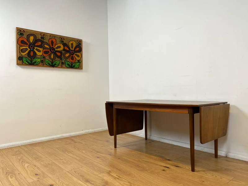 WMK I Eleganter skandinavischer Drop Leaf Esszimmertisch in Nussbaum mit hochklappbaren Erweiterungen