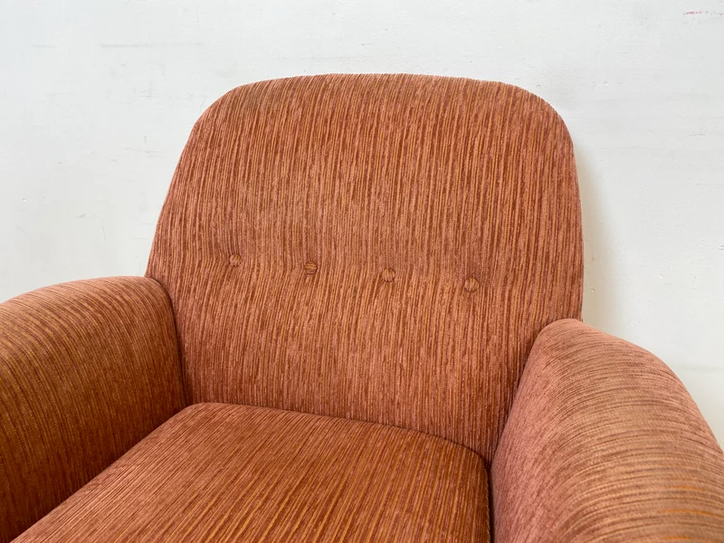 WMK I Formschöner & sehr gut erhaltener skandinavischer Mid-Century Sessel in Altrosa mit bequemen Federkernsitz
