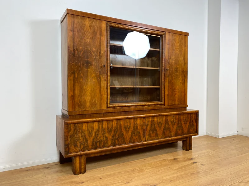 WMK I Wunderschöner 30er Jahre Art Deco Wohnzimmerschrank I Vollholz in edlem Walnuss