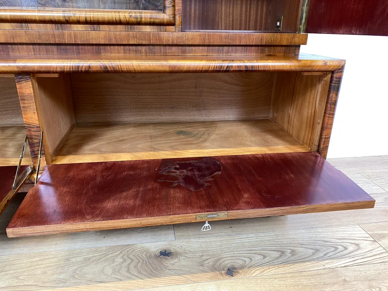 WMK I Wunderschöner 30er Jahre Art Deco Wohnzimmerschrank I Vollholz in edlem Walnuss
