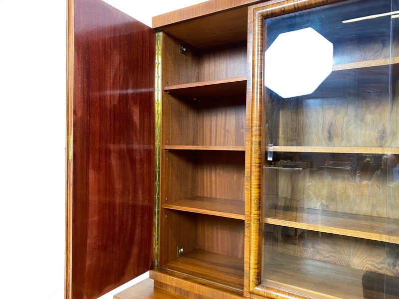 WMK I Wunderschöner 30er Jahre Art Deco Wohnzimmerschrank I Vollholz in edlem Walnuss