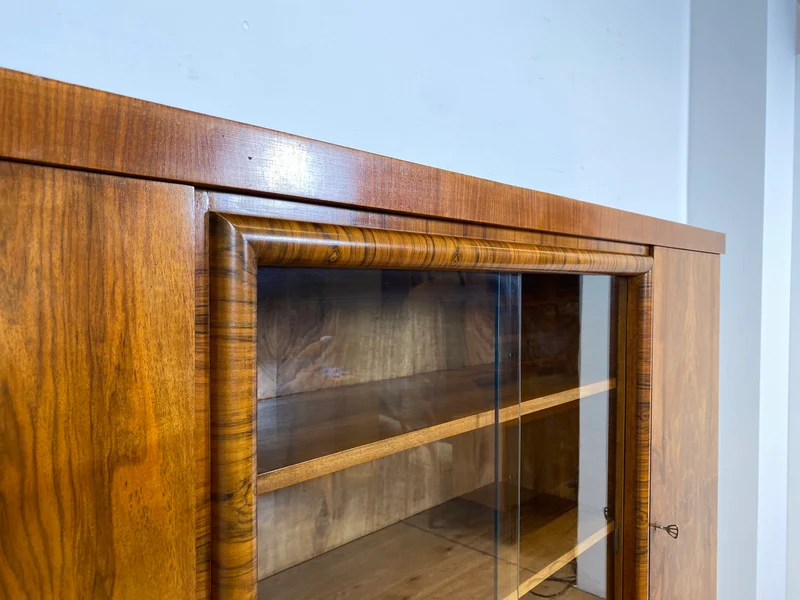 WMK I Wunderschöner 30er Jahre Art Deco Wohnzimmerschrank I Vollholz in edlem Walnuss