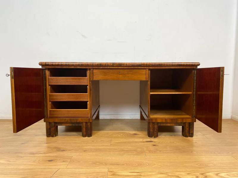 WMK I Imposanter freistehender 30er Jahre Art Deco Schreibtisch aus vollem Holz in edlem Walnuss