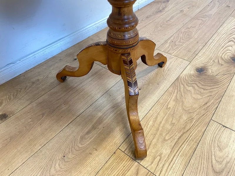 WMK I Eleganter antiker italienischer Sorrento Tisch I 1880-1900 I aufwendige Intarsien mit Sternrosette I gedrechselte Dreifuß Säule