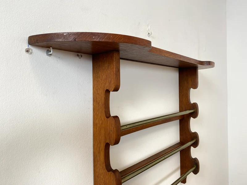 WMK I Schönes Mid-Century Wandregal für Geschirrtücher / Handtücher I Vollholz mit Messingstangen