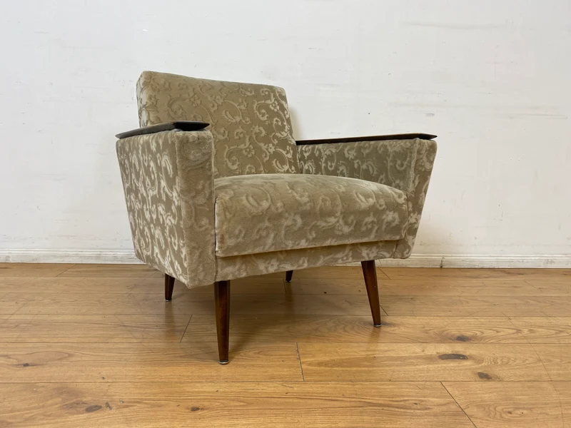 WMK Stilvoller und gut erhaltener Mid-Century Sessel mit Originalbezug und edlem Holzgestell
