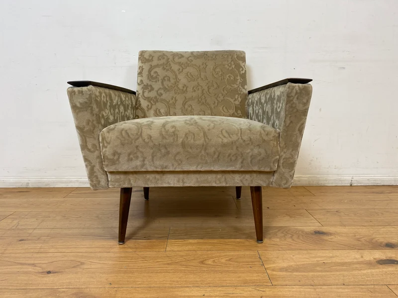 WMK Stilvoller und gut erhaltener Mid-Century Sessel mit Originalbezug und edlem Holzgestell
