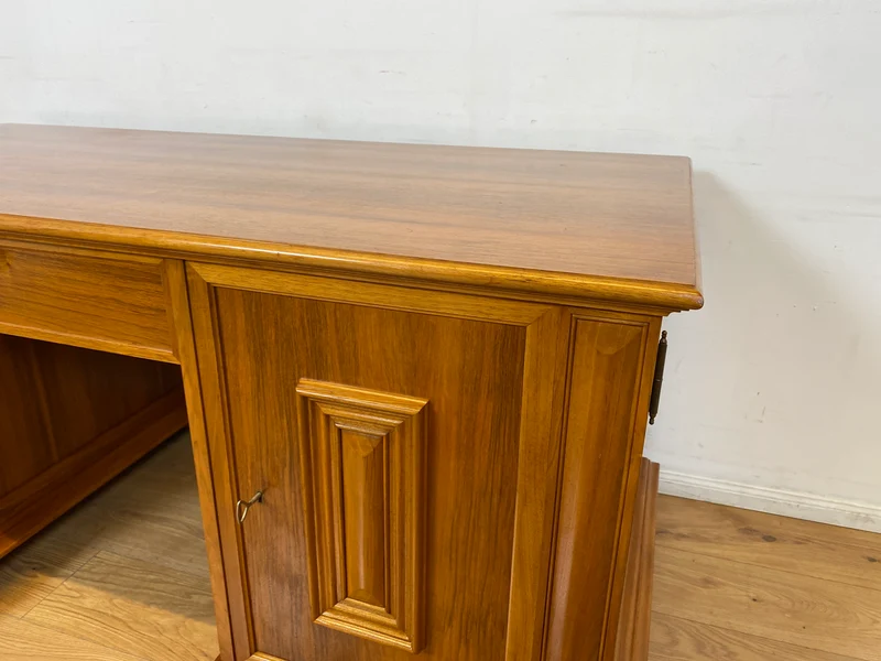 WMK I Hochwertiger Vintage 2-Personen Schreibtisch im Antiken Stil in Nussbaum