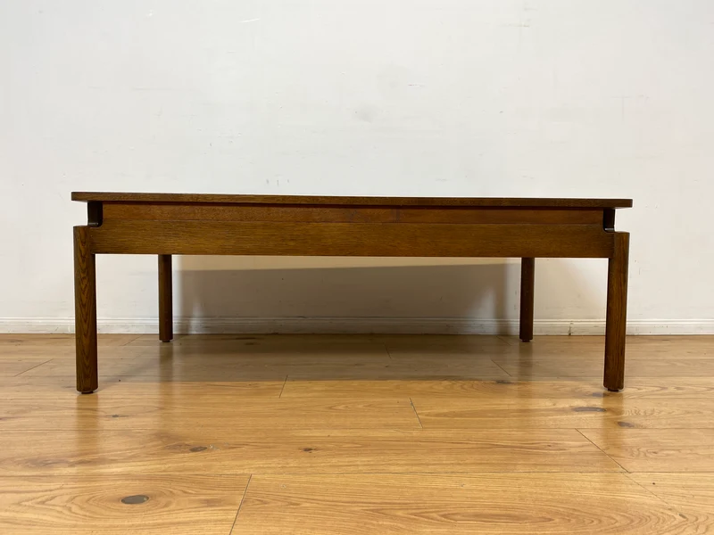 WMK I Hochwertiger großer 70er Jahre Couchtisch im Stile von Jean Gillon und Arne Norell aus massiver Eiche
