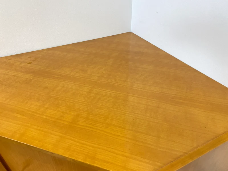 WMK I Versand 85€ I Stilvolle helle Mid-Century Eck Kommode aus 1965 von VEB Südthüringer Möbelwerken