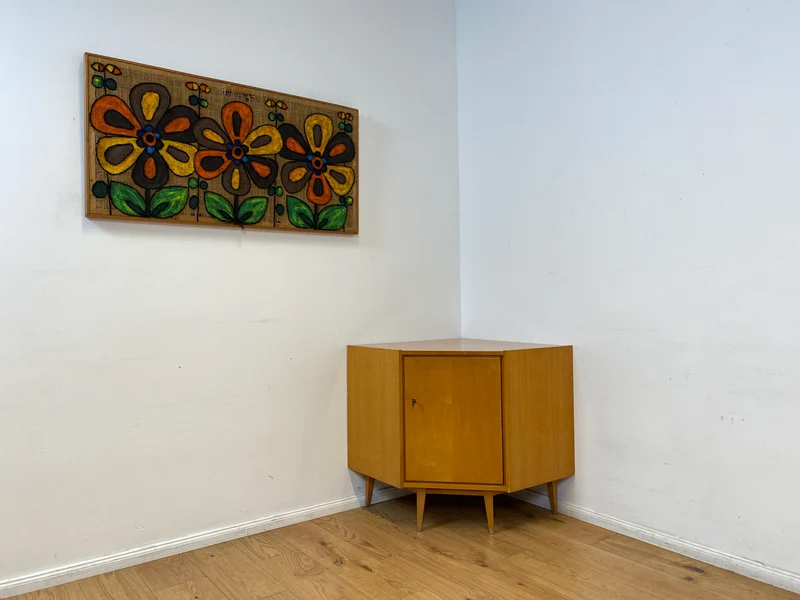 WMK I Versand 85€ I Stilvolle helle Mid-Century Eck Kommode aus 1965 von VEB Südthüringer Möbelwerken