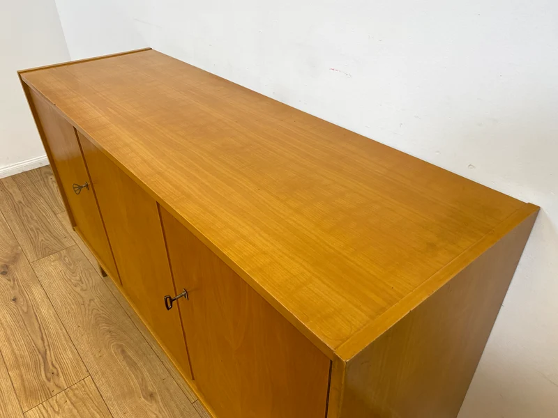 WMK I Versand 85€ I Stilvolles helles Mid-Century Sideboard aus 1965 von VEB Südthüringer Möbelwerken Themar
