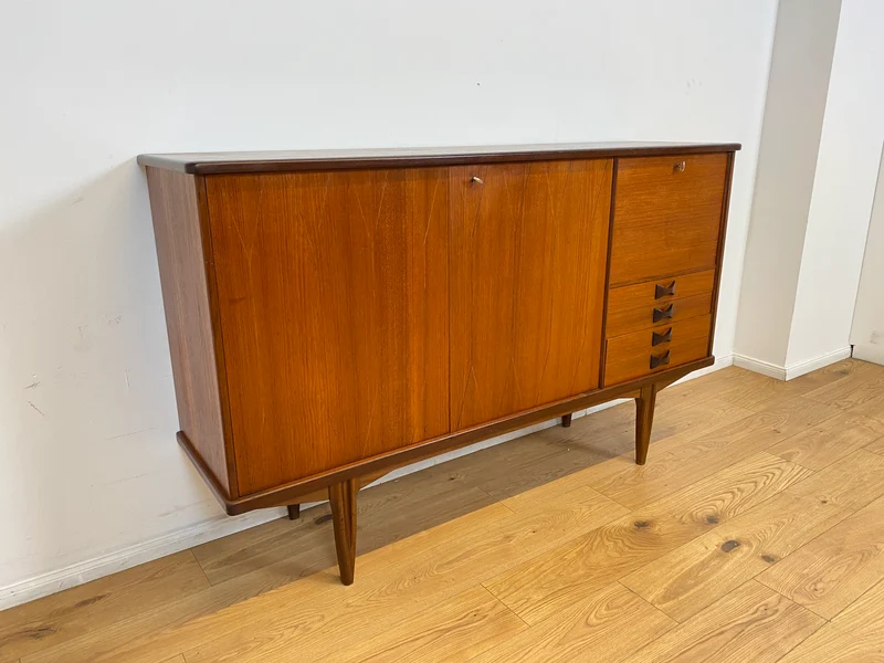 WMK # Skandinavisches Mid-Century Designer Highboard "Roseto" by Svante Skogh for Abra, Vollholz in Teak, mit Schubladen & Bar
