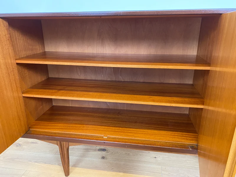WMK # Skandinavisches Mid-Century Designer Highboard "Roseto" by Svante Skogh for Abra, Vollholz in Teak, mit Schubladen & Bar