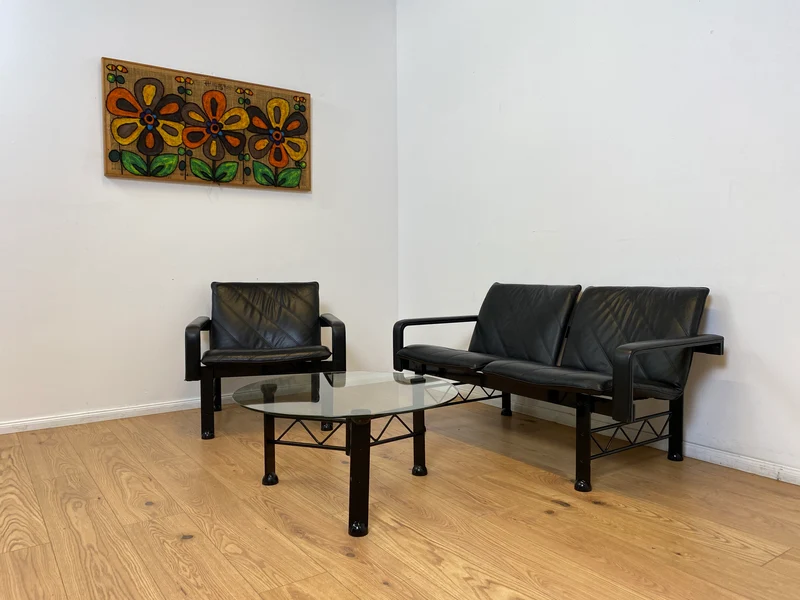 WMK # Stilvoller und sehr gut erhaltener Designer Couchtisch von Klöber aus 1996 mit runder Glasplatte 80cm auf schwarzem Metallgestell