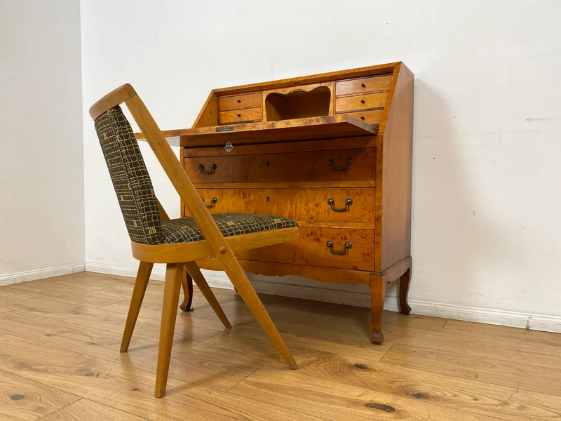 WMK I Besonders schöner skandinavischer Mid-Century Sekretär aus vollem Holz mit Intarsien