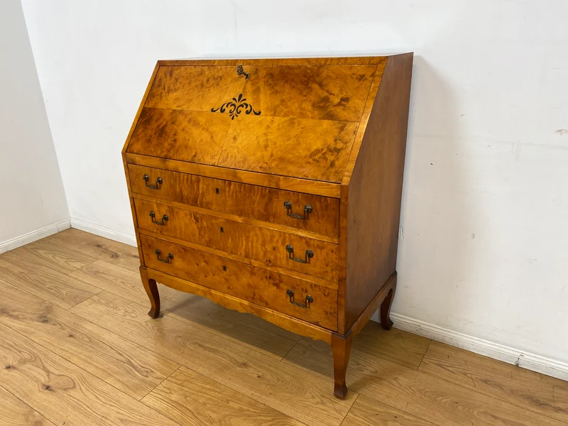 WMK I Besonders schöner skandinavischer Mid-Century Sekretär aus vollem Holz mit Intarsien