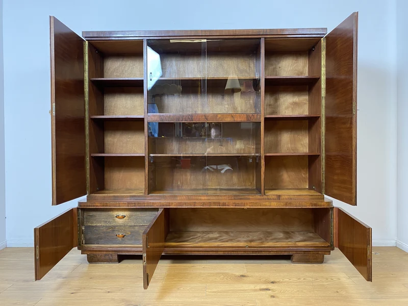WMK I Imposanter 30er Jahre Art Deco Wohnzimmerschrank I Vollholz in edlem Walnuss