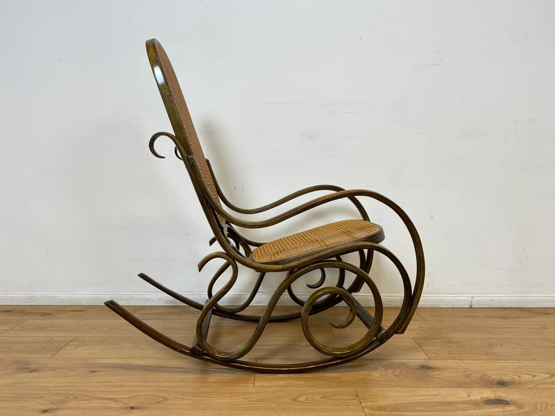 WMK I Eleganter italienischer Bugholz Schaukel Stuhl mit Wiener Geflecht von Sautto & Liberale im Thonet Stil, 1930-1960