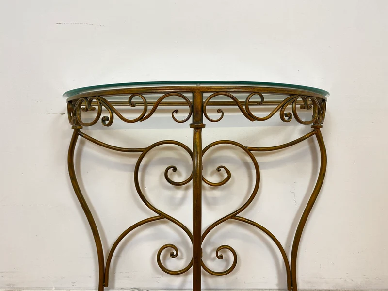 WMK # Einzelstück! Elegante und gut erhaltener handgefertigte Konsole aus kunstvollem Metallgestell in gold mit Glasauflage