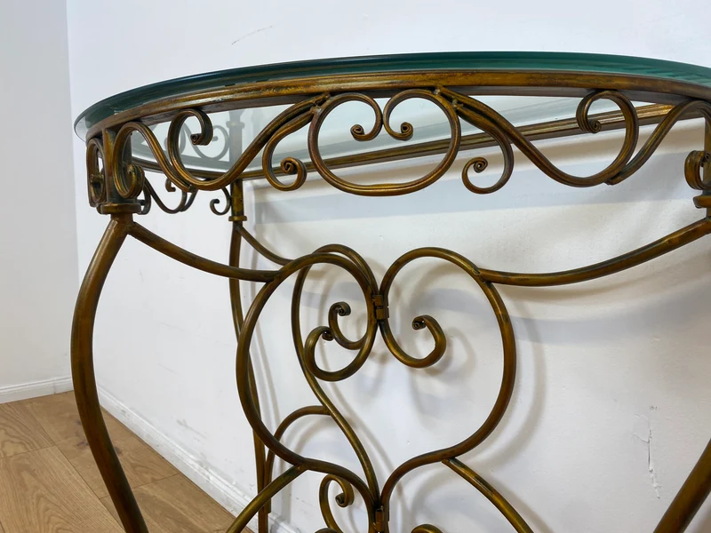 WMK # Einzelstück! Elegante und gut erhaltener handgefertigte Konsole aus kunstvollem Metallgestell in gold mit Glasauflage