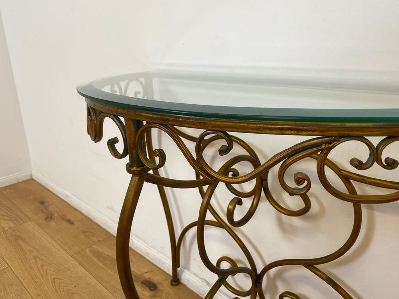 WMK # Einzelstück! Elegante und gut erhaltener handgefertigte Konsole aus kunstvollem Metallgestell in gold mit Glasauflage