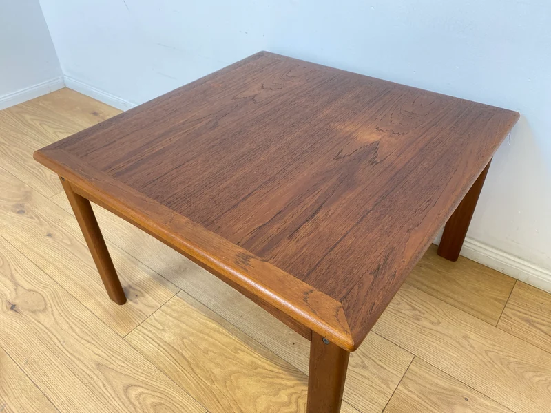 WMK # Stilvoller und gut erhaltener skandinavischer Designercouchtisch von Glostrup Møbelfabrik aus massivem Teakholz