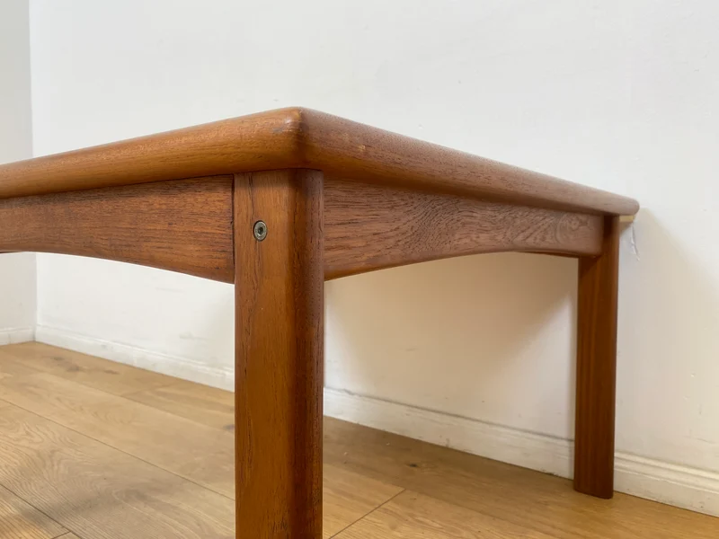 WMK # Stilvoller und gut erhaltener skandinavischer Designercouchtisch von Glostrup Møbelfabrik aus massivem Teakholz