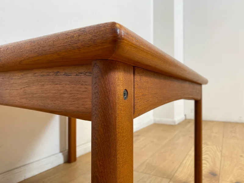 WMK # Stilvoller und gut erhaltener skandinavischer Designercouchtisch von Glostrup Møbelfabrik aus massivem Teakholz