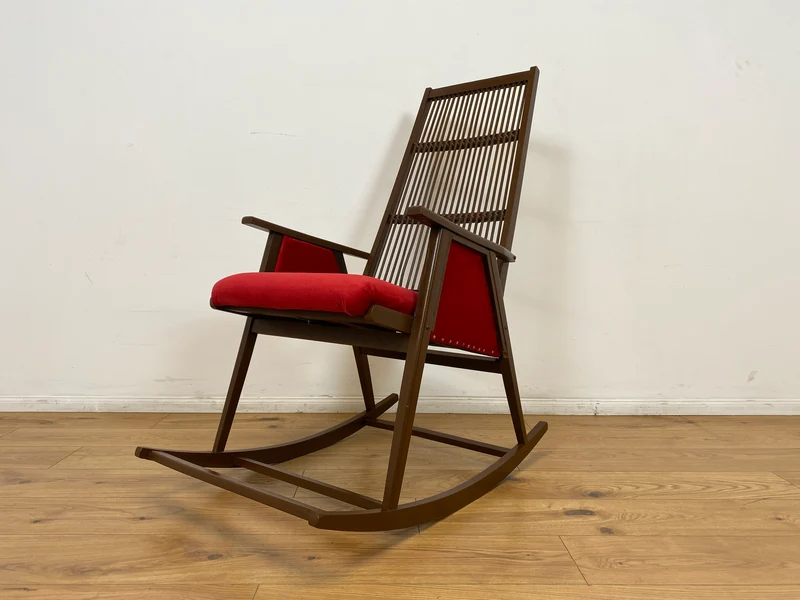 WMK # WMK Stilvoller und gut erhaltener Designer Schaukelstuhl von Selman Selmanagic für VEB Hellerau mit roter Polsterung