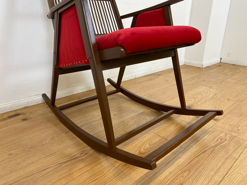 WMK # WMK Stilvoller und gut erhaltener Designer Schaukelstuhl von Selman Selmanagic für VEB Hellerau mit roter Polsterung