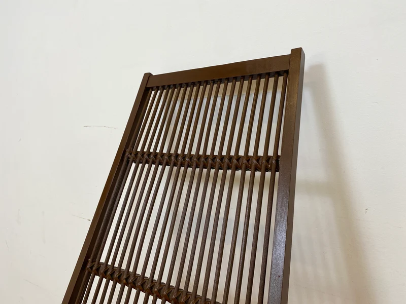 WMK # WMK Stilvoller und gut erhaltener Designer Schaukelstuhl von Selman Selmanagic für VEB Hellerau mit roter Polsterung