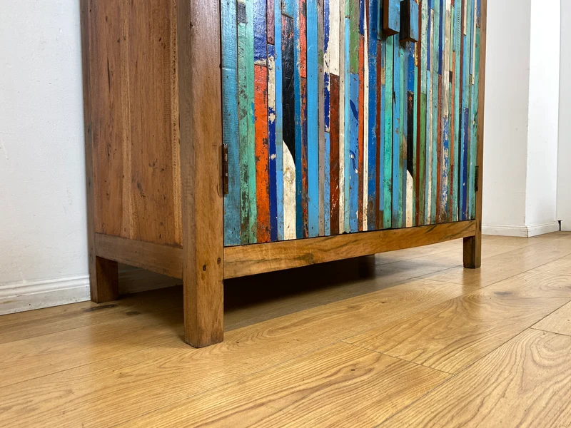 Boatwood by WMK I Großartiger Schrank handgefertigt aus altem Bootsholz in Originalfarben
