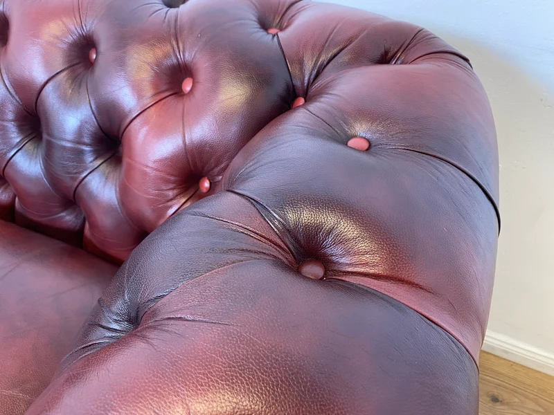WMK I Der Klassiker I Hochwertiges Chesterfield Sofa mit gestepptem Echtleder Bezug & Alterspatina