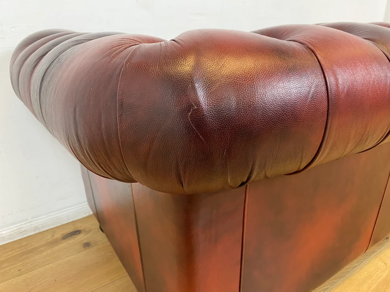 WMK I Der Klassiker I Hochwertiges Chesterfield Sofa mit gestepptem Echtleder Bezug & Alterspatina