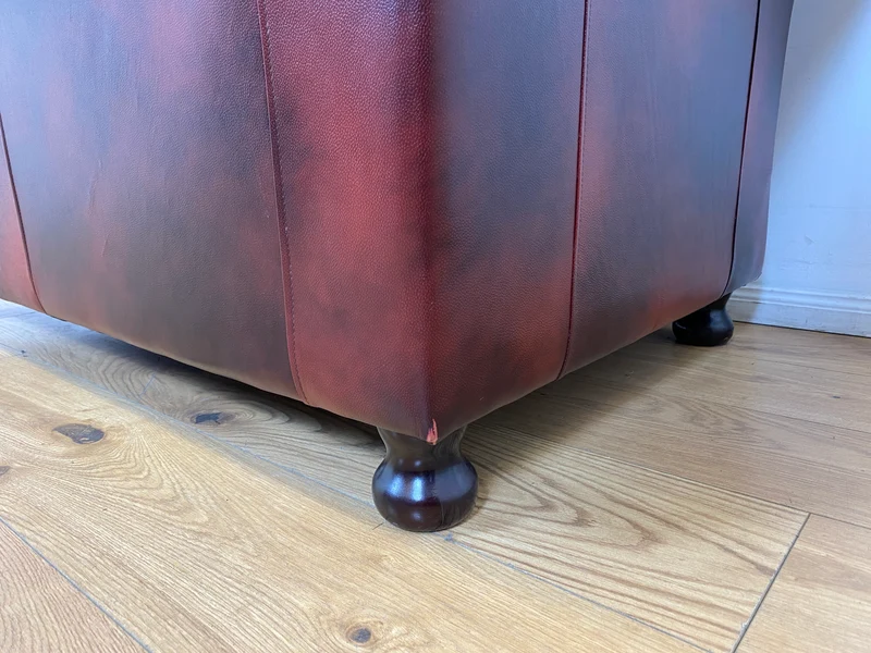 WMK I Der Klassiker I Hochwertiges Chesterfield Sofa mit gestepptem Echtleder Bezug & Alterspatina
